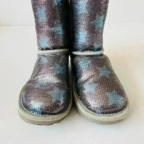 UGG Kid’s Sequin Star Blue Crystal Classic Boots. - Picture 4 of 8